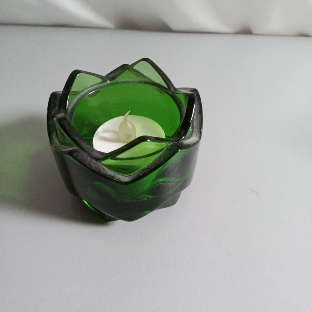Avon Vintage Green Glass Lotus Flower Tea Light Votive Candle Holder 3 inch